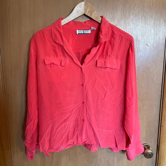dana alexander Tops - Dana Alexander Vtg 100% Silk Button Down Night Shirt Size S/M
